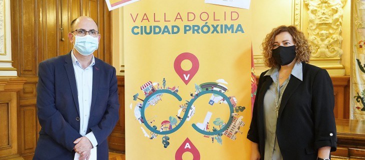 Luis Vélez y Charo Chávez en la presentación de ‘Valladolid Ciudad Próxima’
